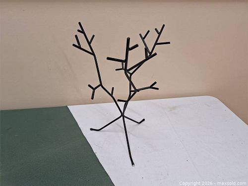 Metal Jewelry Holder (1 of 4)