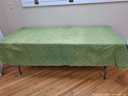 Tablecloth (1 of 4)