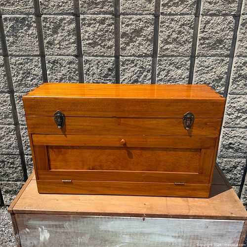 Lot #18 (1 of 12)