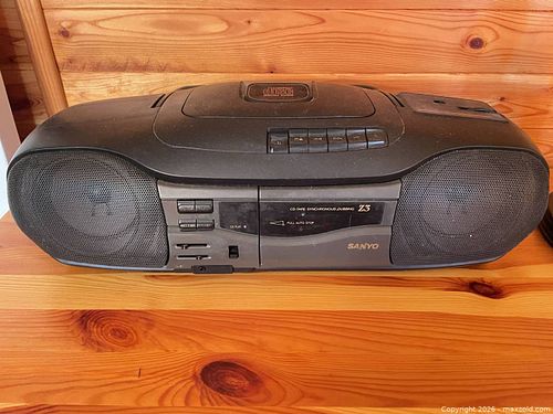 Sanyo Boombox Portable Stereo CD & Cassette, Black (1 of 3)