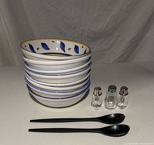 Williams-Sonoma Bowls, Glass Shakers & Serving Utensils (1 of 7)
