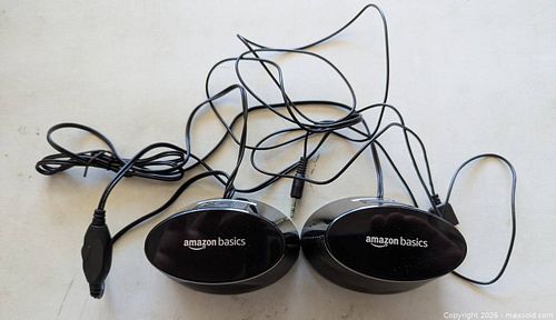 AmazonBasics Black Wired Desktop Computer Speakers (USB Powered) (1 of 3)