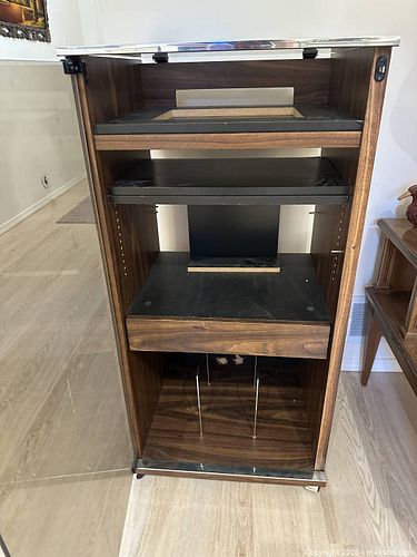Cabinet (1 of 5)