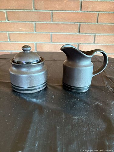 Bealtzcraft Stoneware Creamer and Sugar Set, Brown Matte (1 of 5)