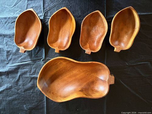 Hand-Carved teak Leaf Serving Bowl Set, 5 Pieces (1 of 5)