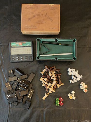 Tabletop Games Collection – Mini Pool, Chess, Dominoes, Dice & Electronic Blackjack (1 of 7)