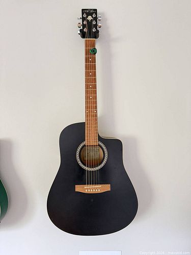 Art & Lutherie A&L Wild Cherry CW Dreadnought Cutaway, Black (1 of 6)