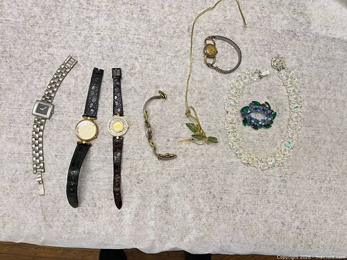 Costume Jewelry: Watches, Necklace, Brooch, Pendant (1 of 20)