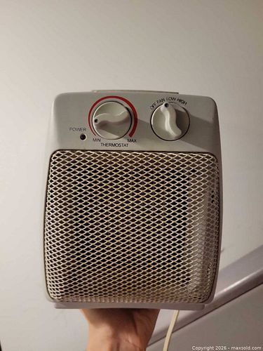 Electric Off-White Space/Fan Heater with Adjustable Thermostat (1 of 2)