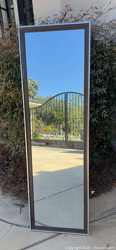 Lot #179 (1 of 8)