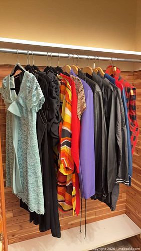Vintage and more clothing lot 227 (1 of 16)