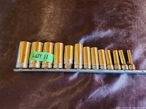 Lot #11 (1 of 7)