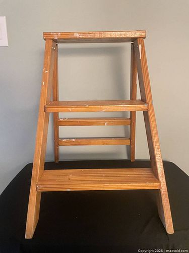 Lot #28 (1 of 5)