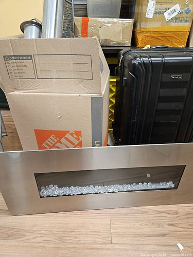 Lot #32 (1 of 4)