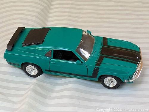 Lot #30 (1 of 18)