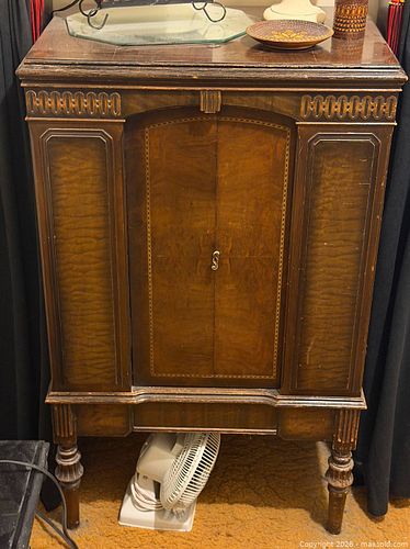 Lot #560 (1 of 6)