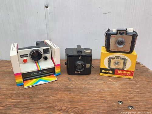 Polaroid OneStep & Kodak Brownie Vintage Camera Lot (1 of 4)