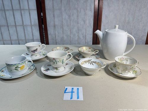 Mixed Vintage Porcelain Teapot with Teacups & Saucers (Assorted Makers) (1 of 13)