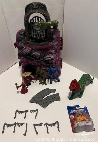 Lot #24 (1 of 12)