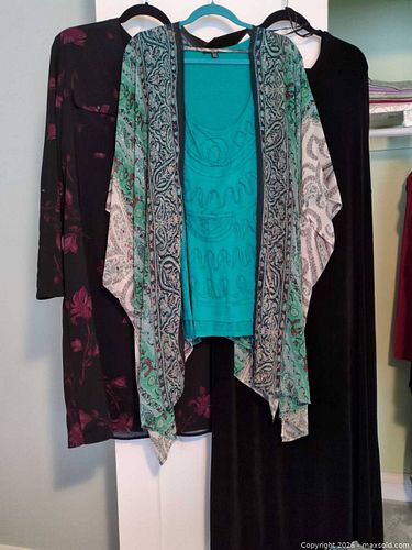6 Dressy Womens' outfits - high quality (1 of 12)