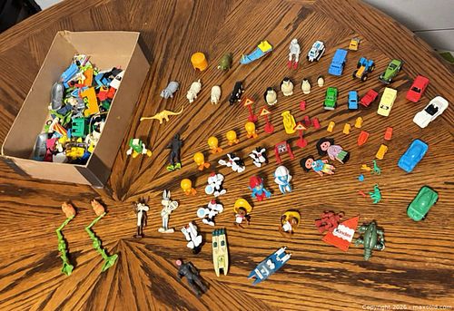 Mixed Lot of 11–30 Assorted Loose Vintage Kinder Toys & Mini Diecast Cars (1 of 20)