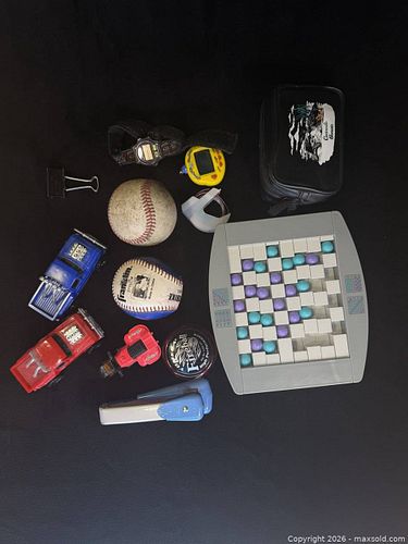 Mixed Lot - Toys & Small Items: Game, Cars, Yo-yo, Tamagotchi (1 of 5)