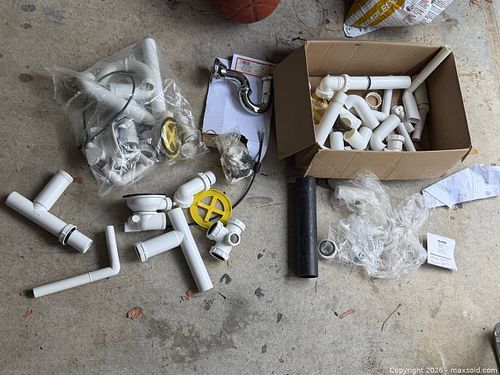 Sink Drain Kit — P-trap, Strainer, Tailpieces (1 of 10)