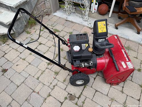 Yard Machines 22-inch Snowblower Model 31AM32AD500 (1 of 9)