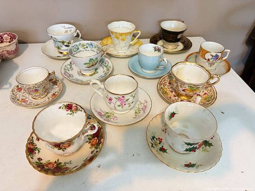 Vintage Bone China Poinsettia Floral Teacups & Saucers -bp (1 of 9)
