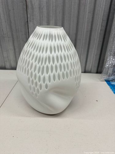 White Glass Sculptural Vase, Medium (8–14 in) (1 of 4)