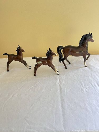 Beswick Set of Three Horse Figurines (1 of 21)