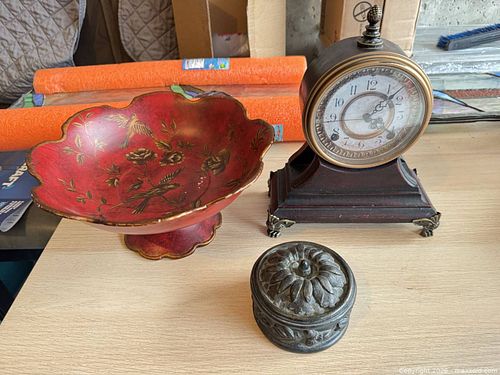 Mixed Decorative Lot: Red Chinoiserie Bowl, Mantel Clock, Coasters (1 of 12)