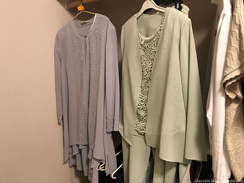 Women’s clothing (1 of 6)