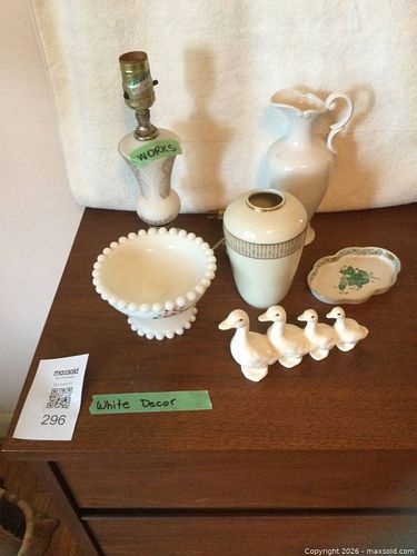 Assorted Vintage Decorative Ceramics Lot with Working Lamp (1 of 12)