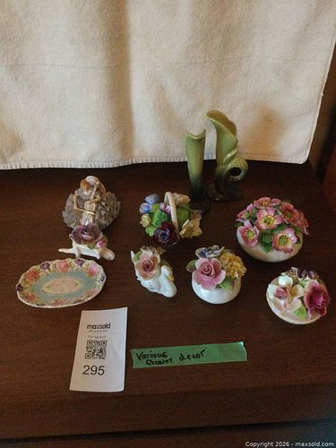 Vintage Royal Stratford & Aristocrat Porcelain Figurines & Dishes  (1 of 17)