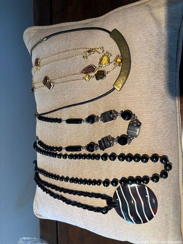 Costume Jewellery A (1 of 4)