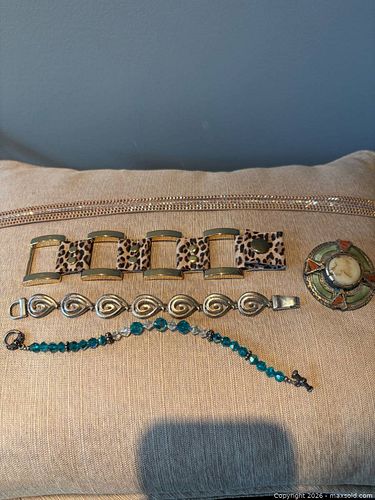Costume Jewelry C (1 of 3)