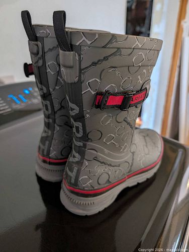 Ariat 9.5 boots (1 of 5)