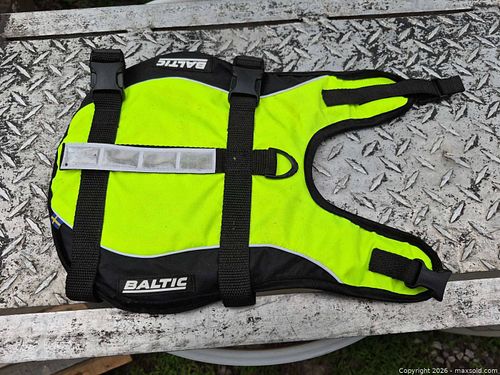 Baltic Small Pet Life Jacket / Buoyancy Aid — High-Vis Yellow (1 of 3)