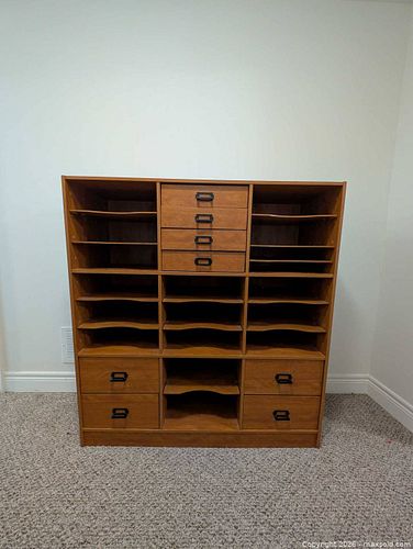 Office furniture  (1 of 4)