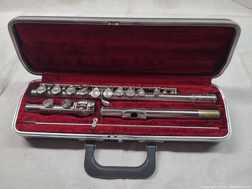 Bundy (Selmer) Concert Flute — Closed-Hole Inline G, Silver-Plated (1 of 10)