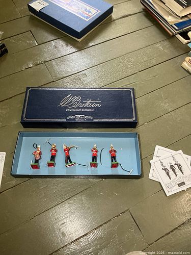 Lot #449 (1 of 8)