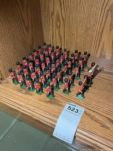 Lot #523 (1 of 9)