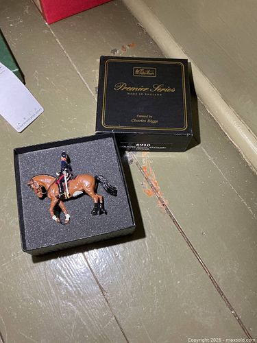 Lot #425 (1 of 6)