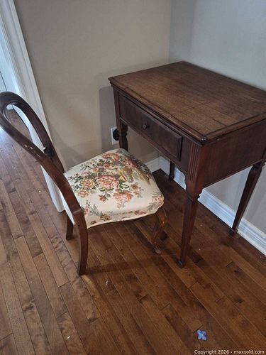 Antique Solid Wood Sewing Table with Chair (Set) (1 of 5)