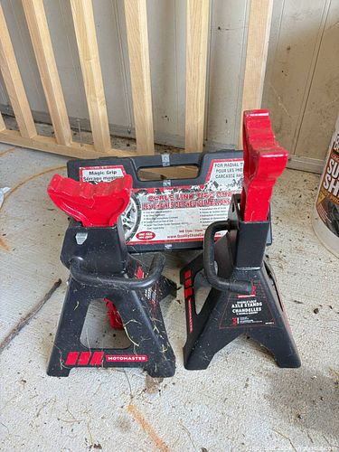 Motomaster 3 Ton Jack Stands Pair B (1 of 10)