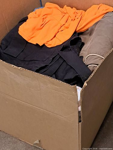 Mixed Clothing Lot 4–7 Pieces — Pants, Shirts & Shorts (1 of 4)