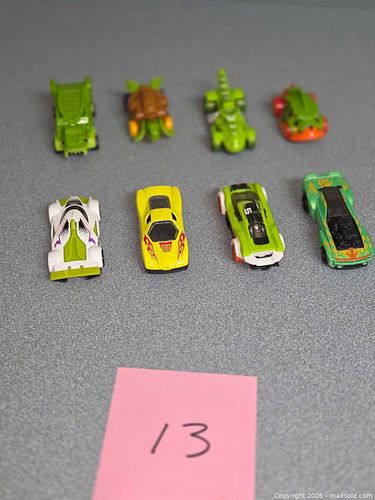 Lot of 10 Unbranded Die-Cast Toy Cars, Green/Yellow/White (1 of 3)