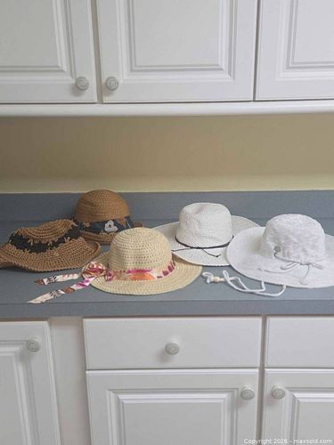 Lot of Women's Straw/Woven Hats - Banana Republic & Mixed Brands (1 of 8)
