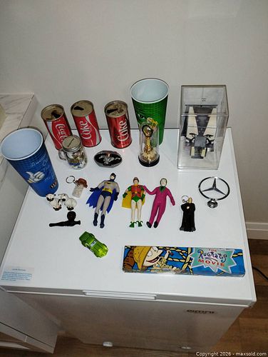 Nice little collectibles lot (1 of 12)
